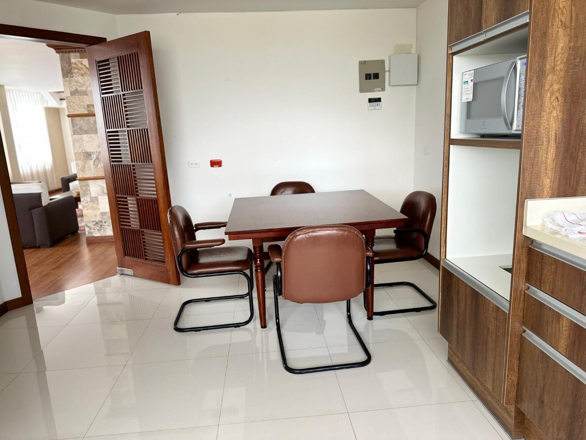 Instant Hotel - Departamento En Ambato Dış mekan fotoğraf